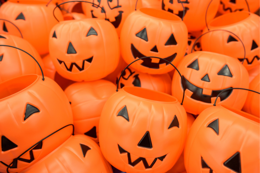 Halloween Is Haunted By Plastic Pollution, Here’s How To Celebrate More Sustainably!